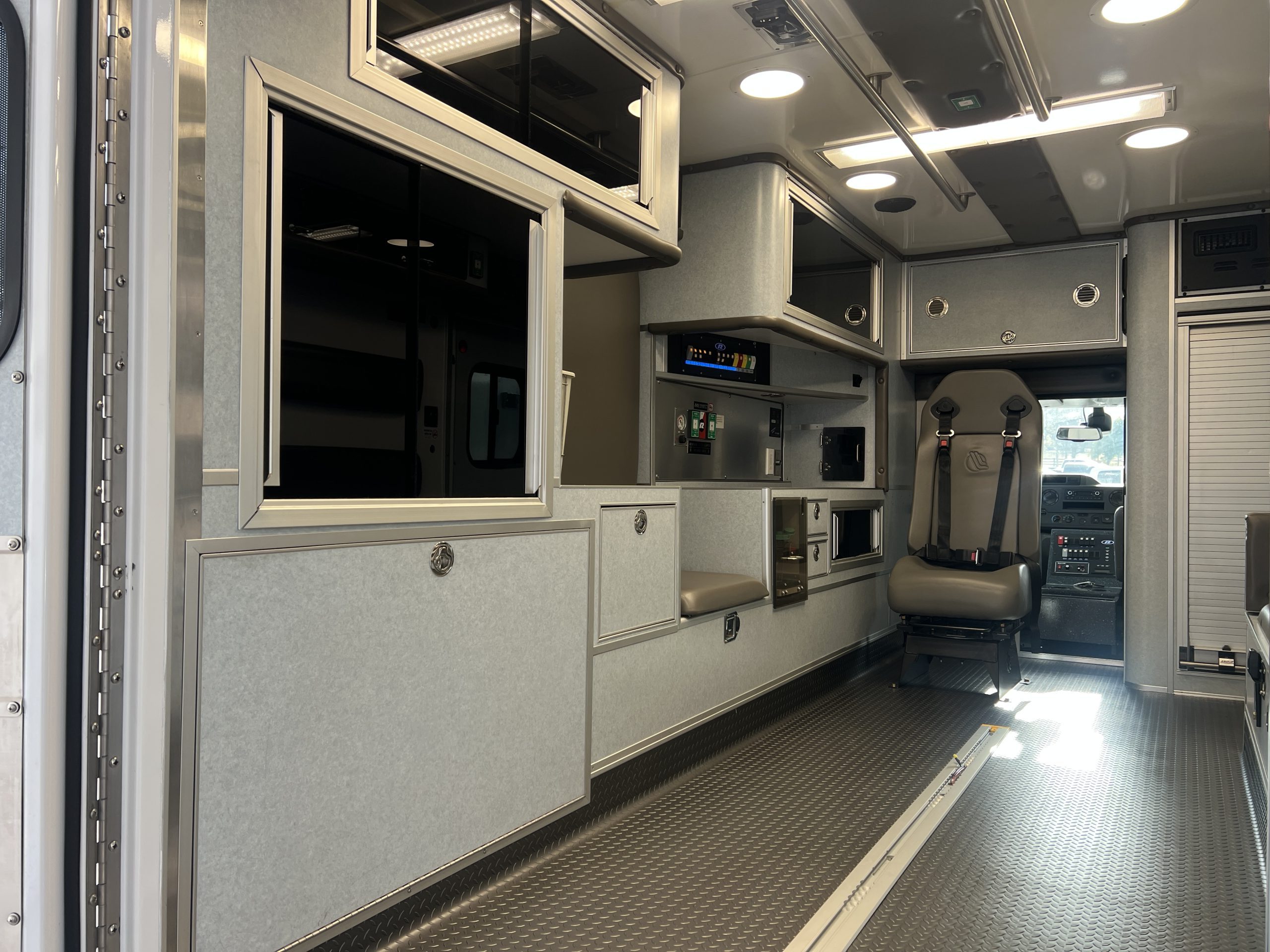 2026 Ford E450 Medtec ReMAN (# 8445) - Image 6