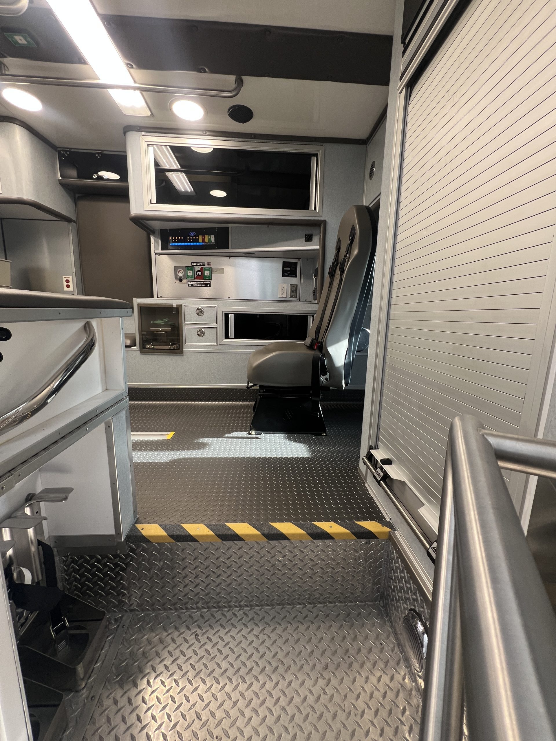 2026 Ford E450 Medtec ReMAN (# 8445) - Image 7