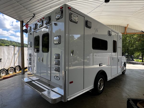 2024 Ford E450 PL Custom ReMAN (# 8414) - Image 7