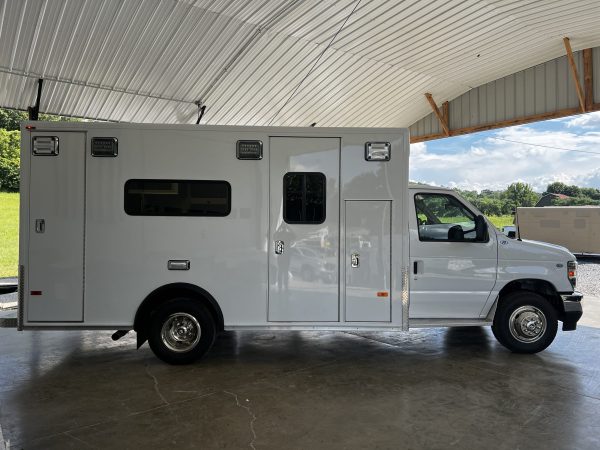 2024 Ford E450 PL Custom ReMAN (# 8414) - Image 8