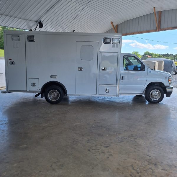 2024 Ford E450 AEV ReMAN (# 2071) - Image 8