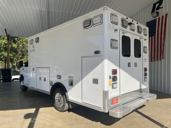 2025 Ford E450 AEV ReMAN (# 9946) - Image 3