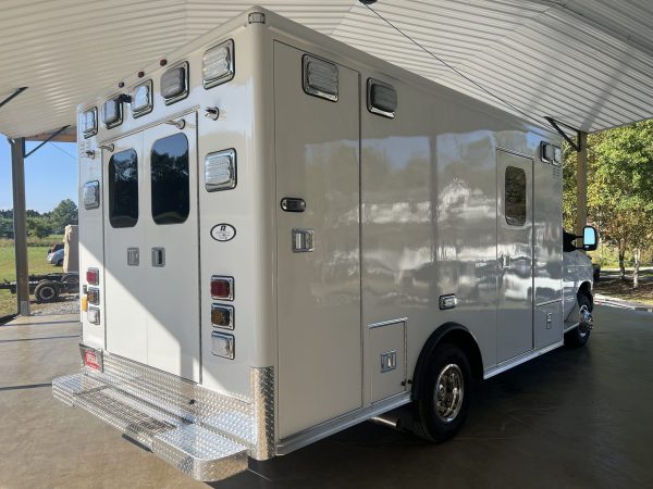 2025 Ford E450 AEV ReMAN (# 9946) - Image 5