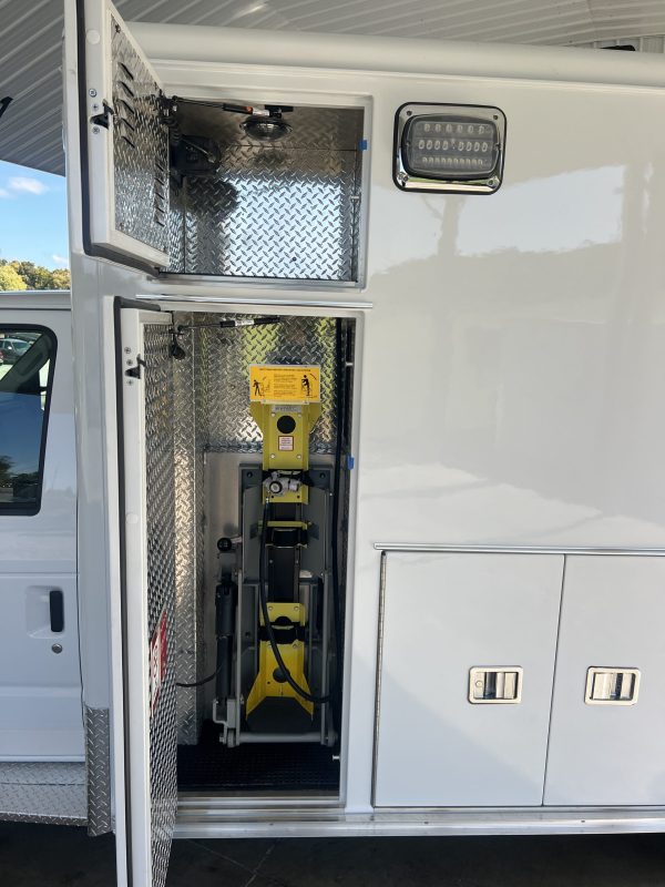 2025 Ford E450 AEV ReMAN (# 9946) - Image 20