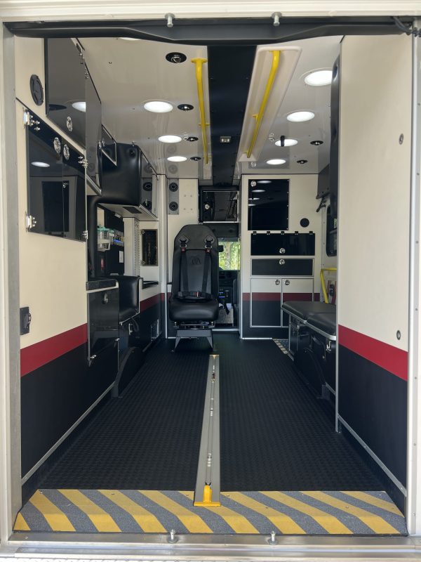 2025 Ford E450 AEV ReMAN (# 9946) - Image 13