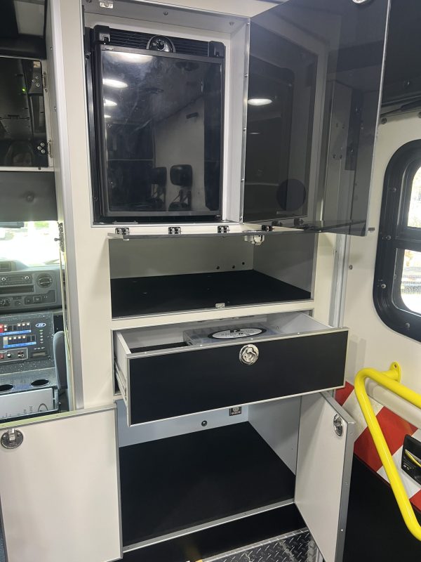 2025 Ford E450 AEV ReMAN (# 9946) - Image 19