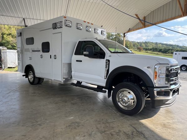 2023 Ford F450 4x4 Braun ReMAN (# 1490)