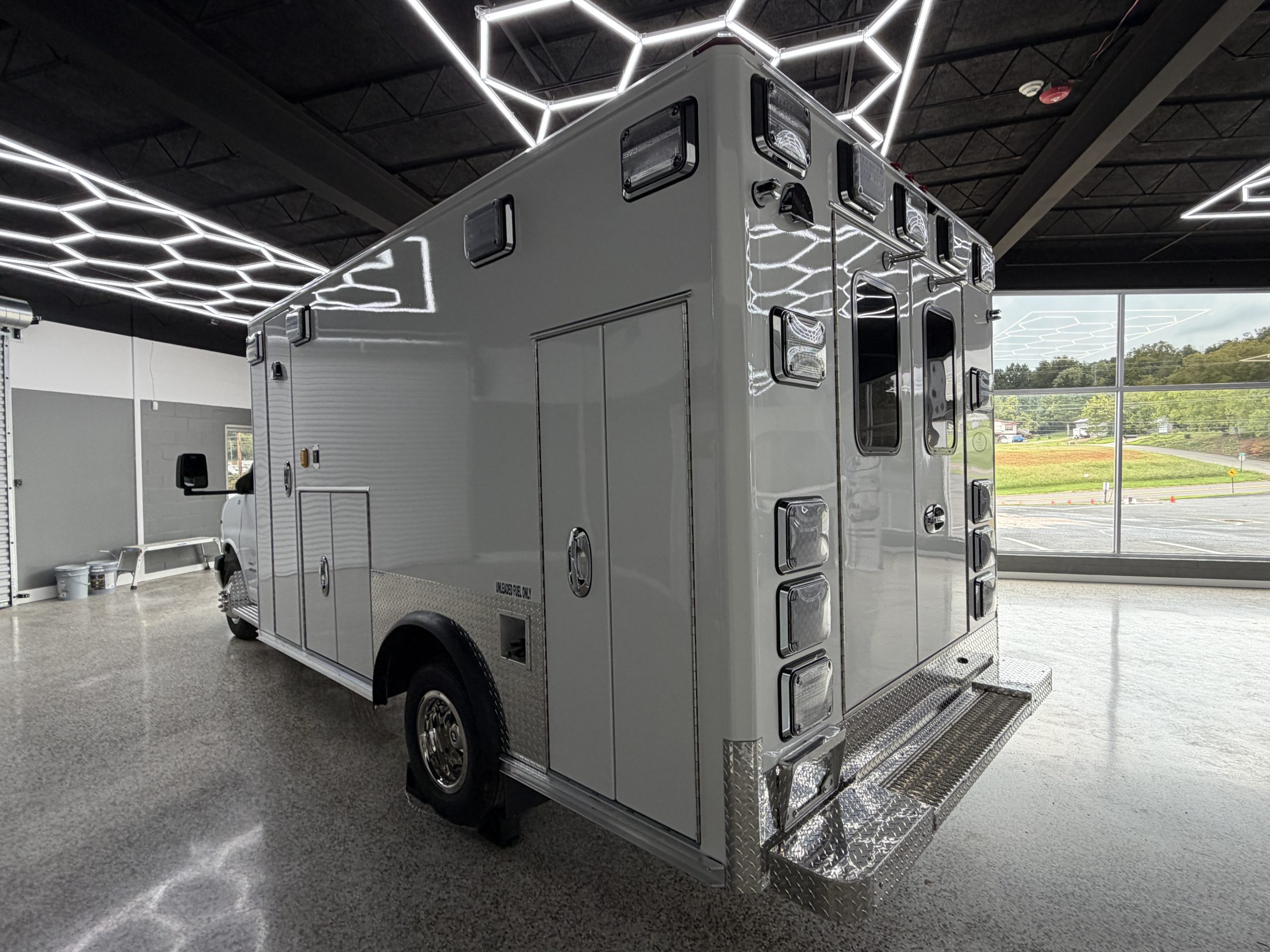 2025 Chevrolet G4500 Wheeled Coach ReMAN (# 5619) - Image 2