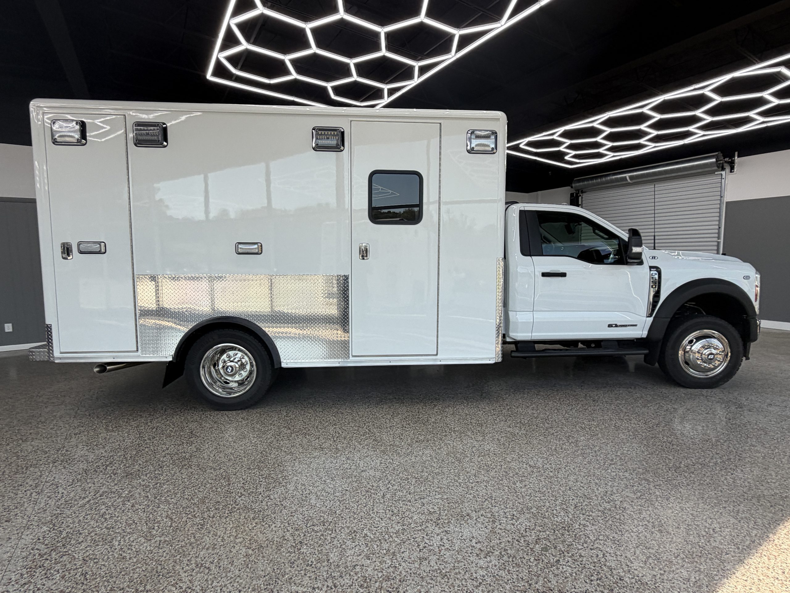 2025 Ford F550 Horton ReMAN (# 6565) - Image 8