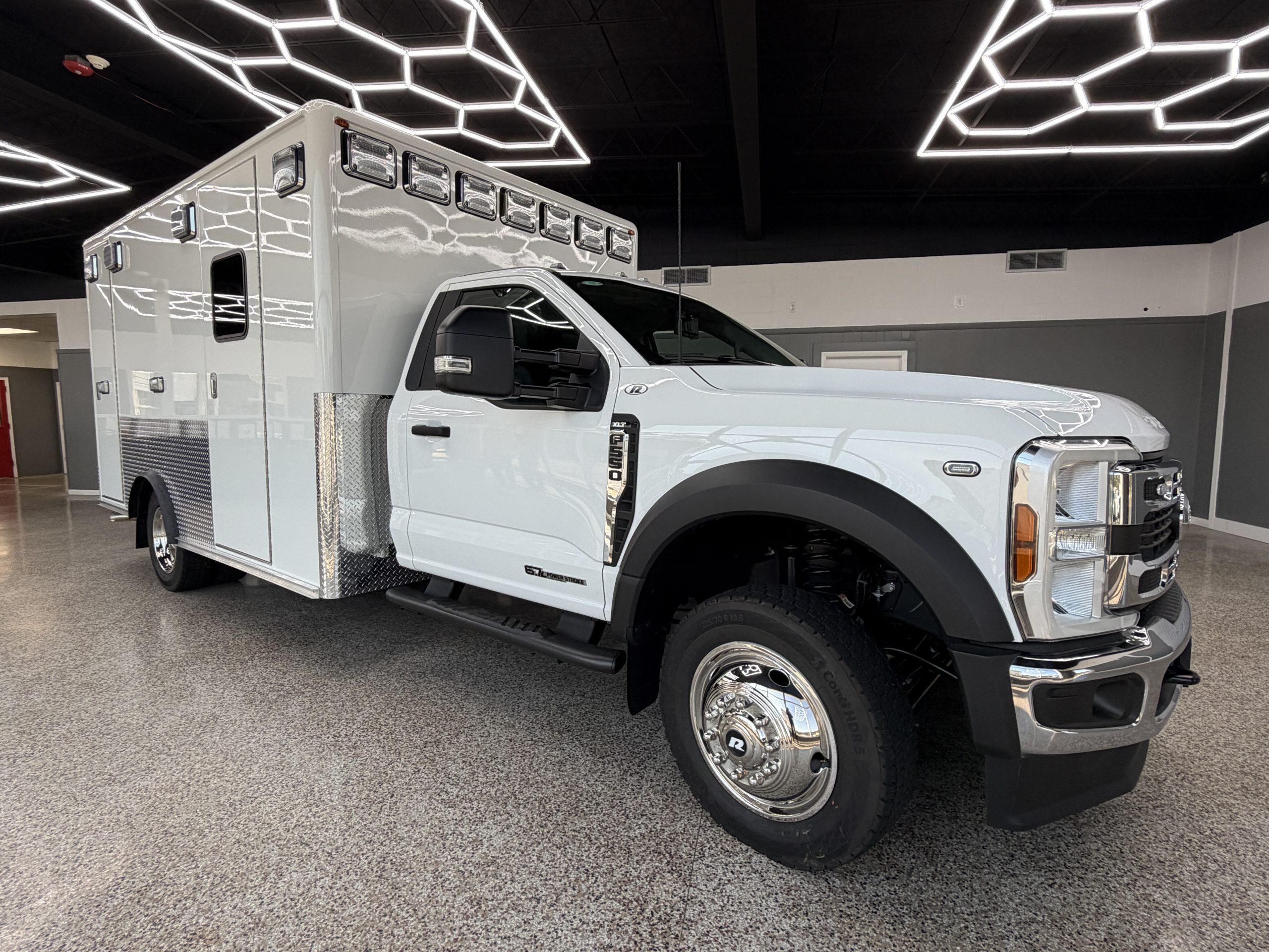 2025 Ford F550 Horton ReMAN (# 6565) - Image 9