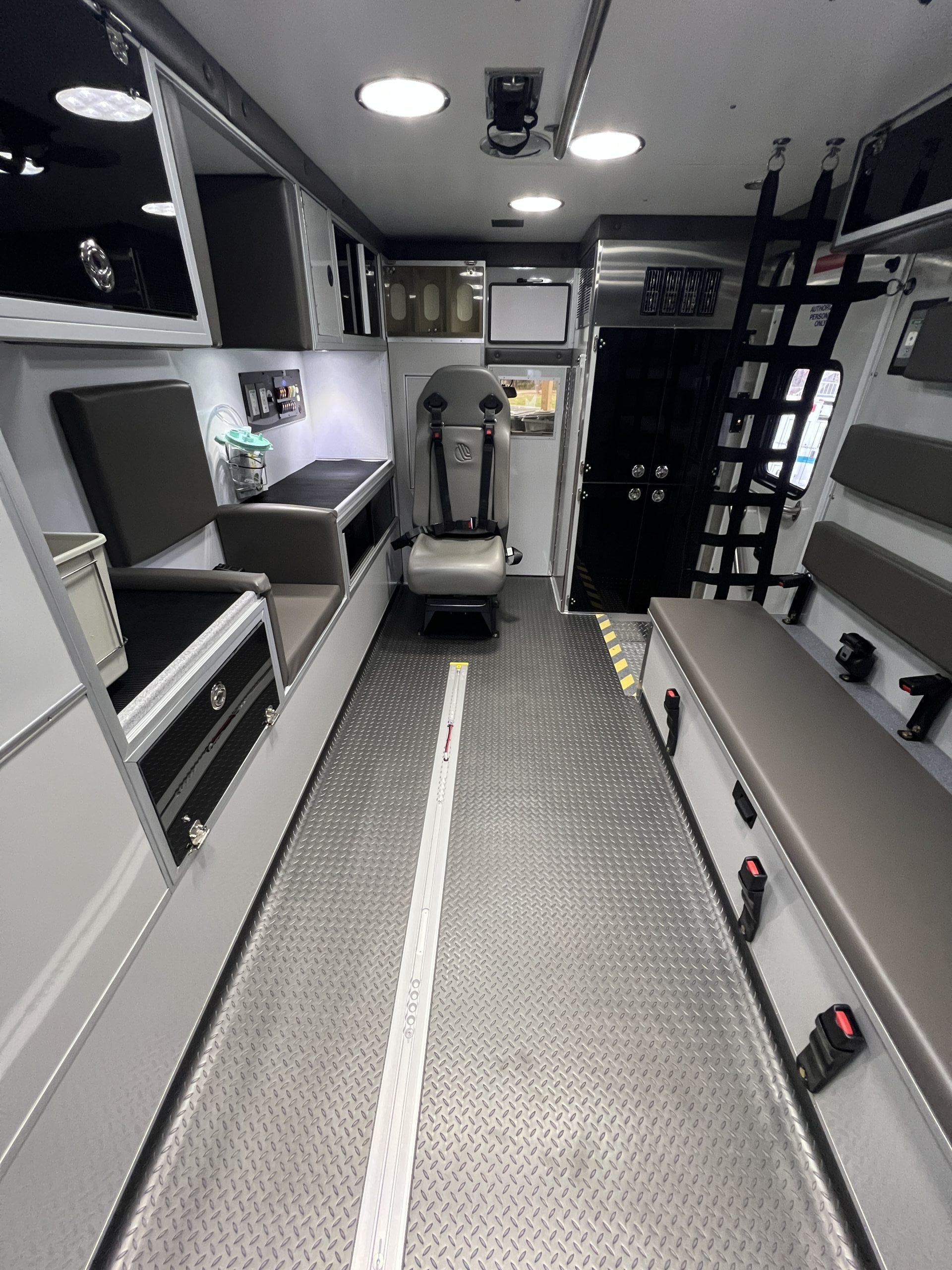 2024 Ford E350 Horton ReMAN (# 6871) - Image 17